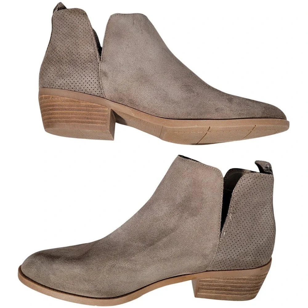 Steve Madden Suede Ankle Booties Taupe‎ V Cut Out Perforated Heel Shoes 9 NEW